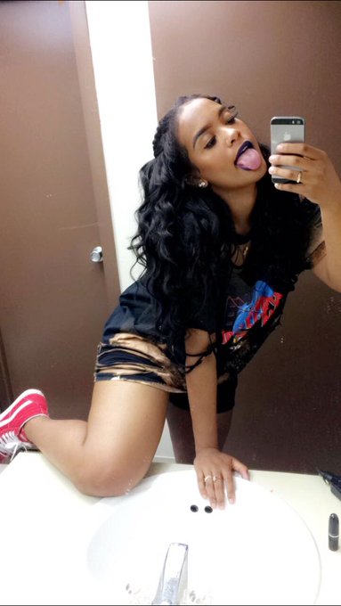 Watch Da DON 🎀's leaked NSFW photo on TwXstars