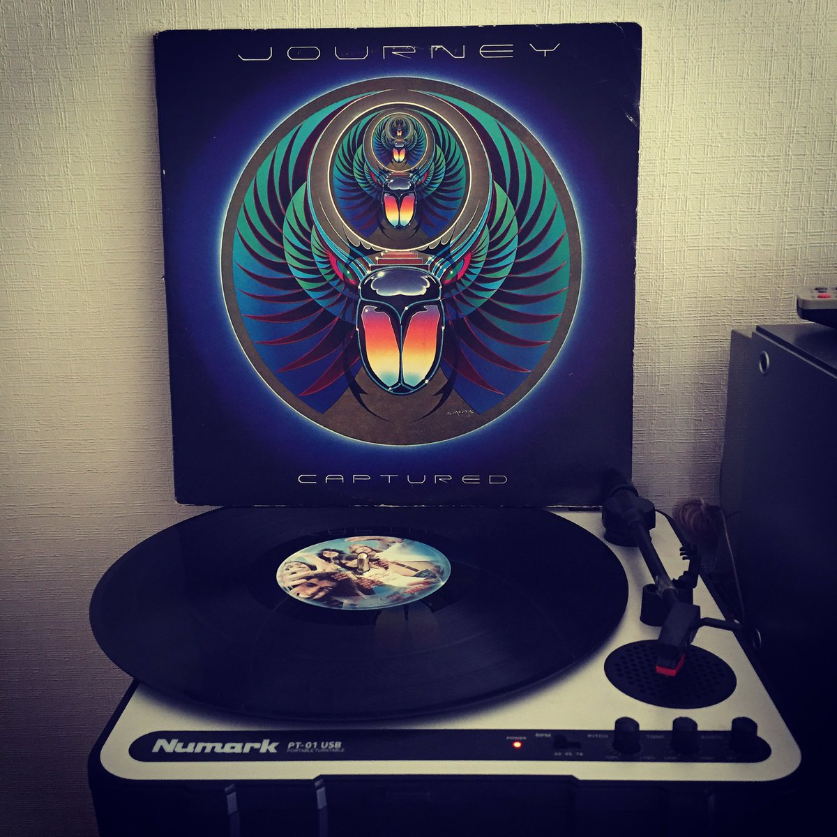 edovalace's tweet photo. Dominguiando en vivo con el grupo #journey #captured #1981 #80s https://t.co/scCNisf9Nw