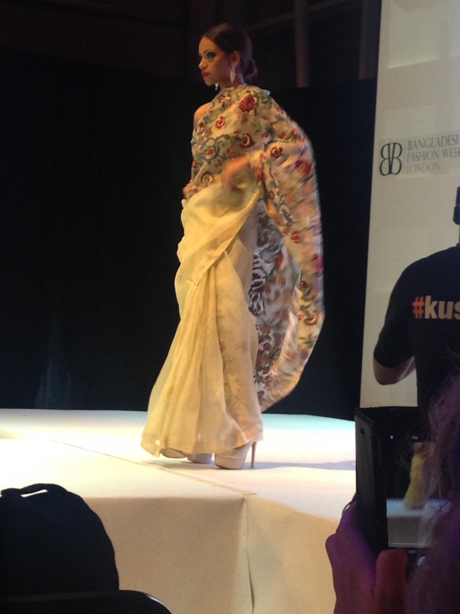 MahmudurManna's tweet photo. Attended Bangladesh Fashion Week. it was a great show. #bfwl16 https://t.co/b75t2agAeA