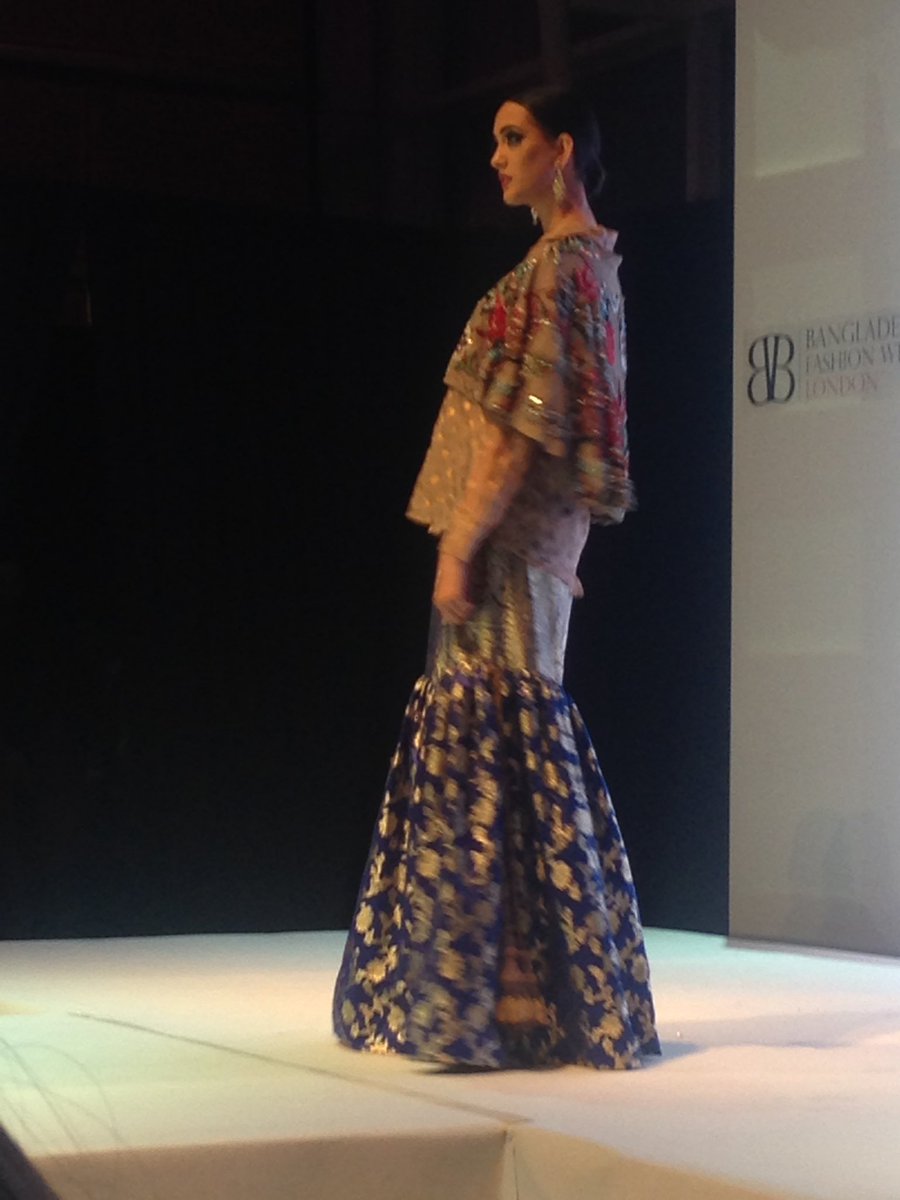MahmudurManna's tweet photo. Attended Bangladesh Fashion Week. it was a great show. #bfwl16 https://t.co/b75t2agAeA