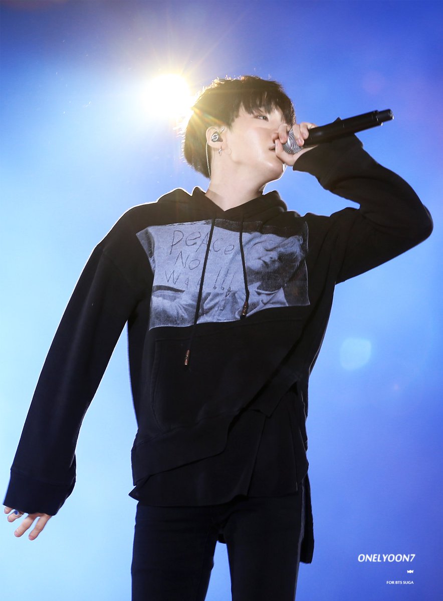 SUGA_th's tweet photo. [HQ] 161001 SUGA - Busan One Asia Festival (cr.OnelYoon7) https://t.co/oMyQkH9Xif