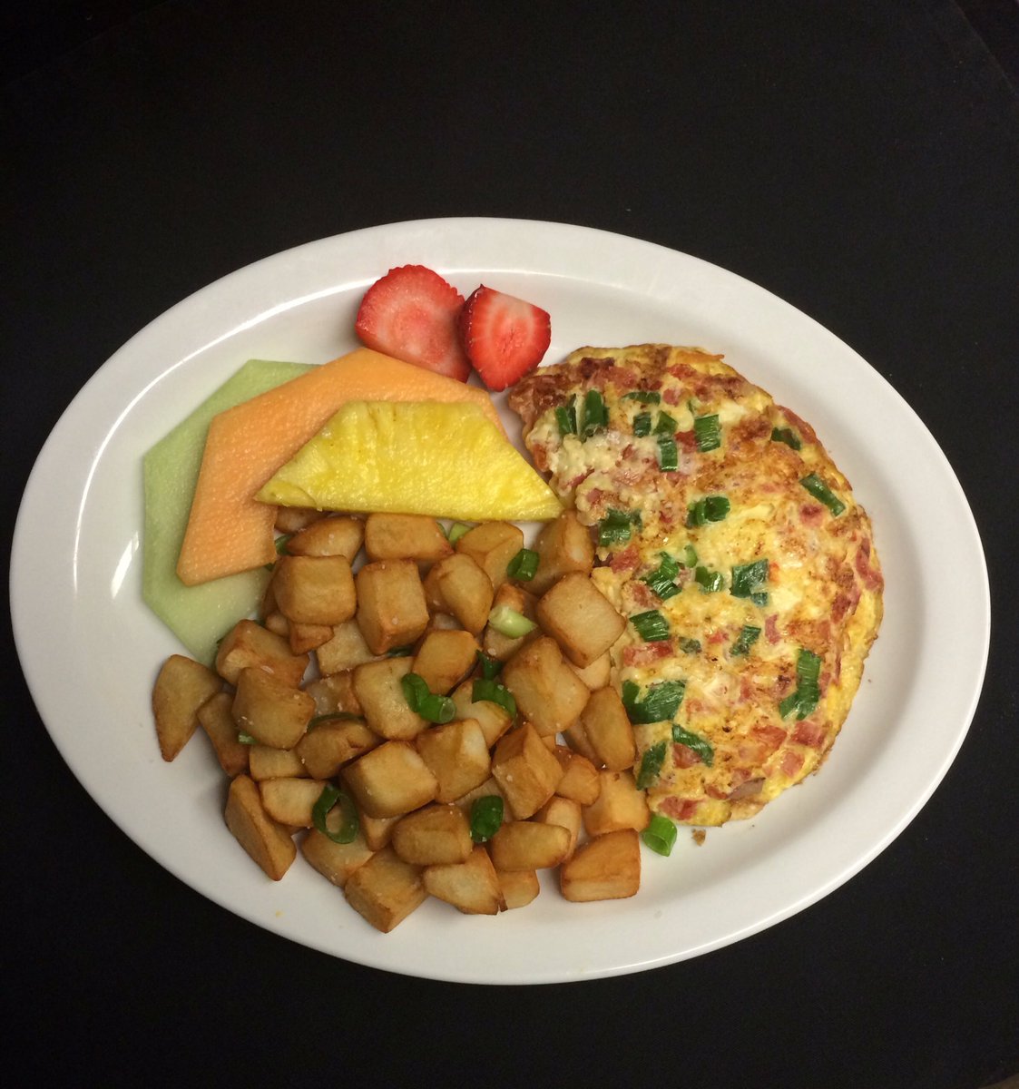 CrossingLambeth's tweet photo. Ham and Cheddar makes it all BETTER! $5 Caesars all day. #hailcaesar #ldnont @CrossingLambeth #bestpartofthemorning https://t.co/8nSdjT5YwS