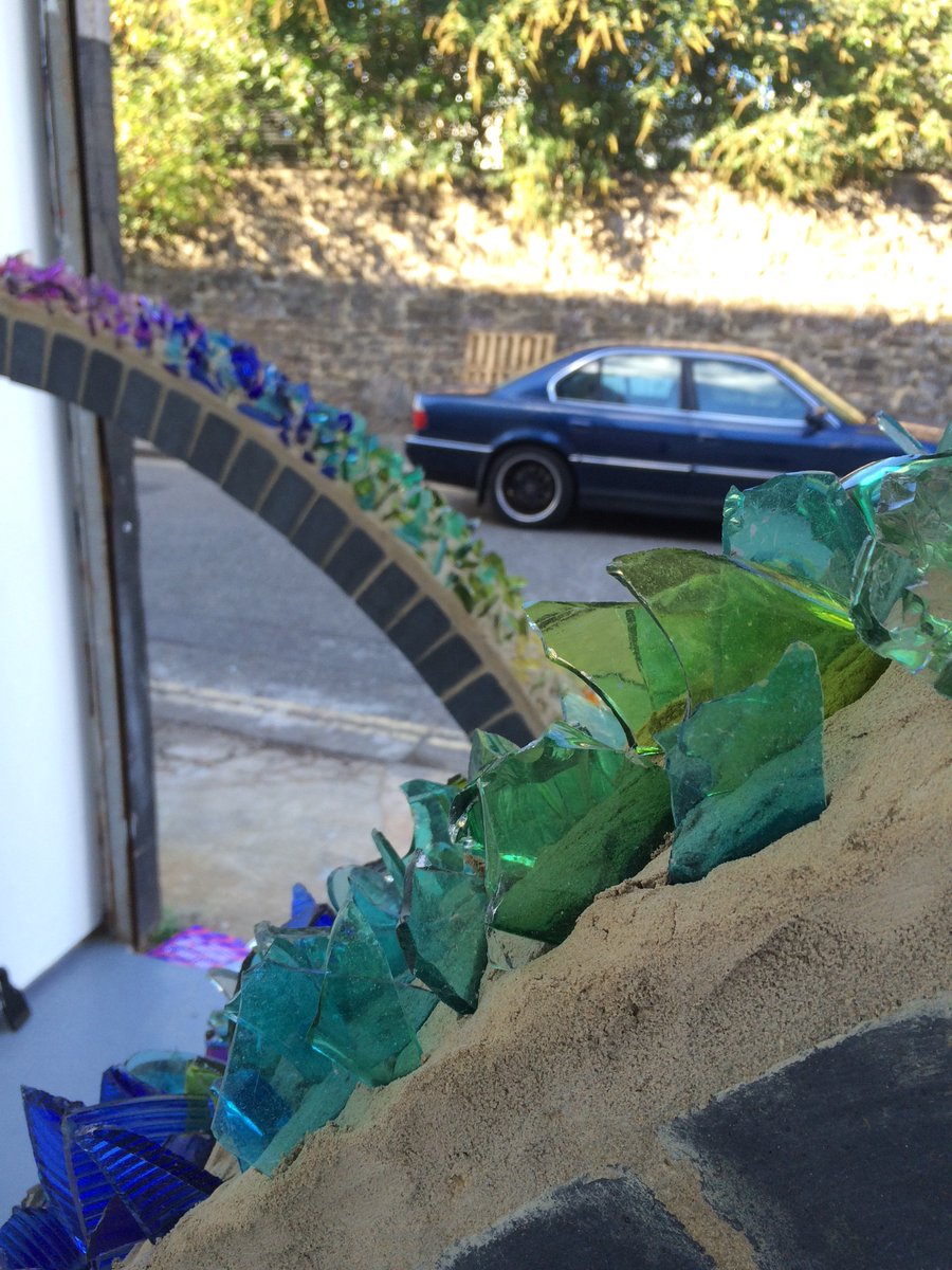 artlicks's tweet photo. Tom Railton's installation Rubblework at Plazaplaza for #alw2016 https://t.co/PQmfMUQKcB