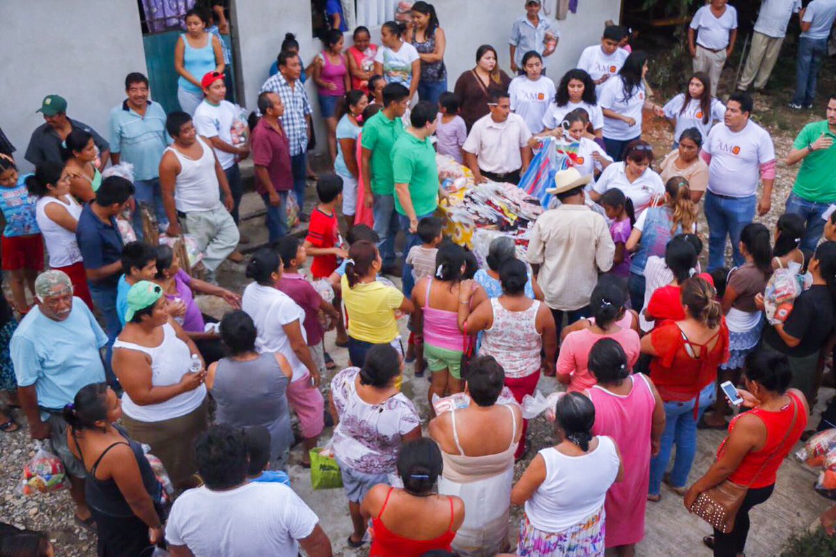 FundacionAMO's tweet photo. Mostrando nuestra solidaridad en la #Cuenca con @AsocGilberto. #AMOayudar https://t.co/obXMnZq2rL