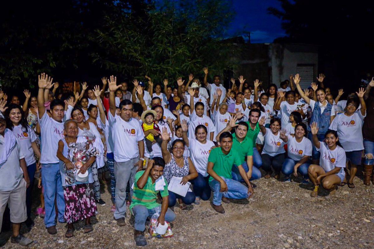 FundacionAMO's tweet photo. Mostrando nuestra solidaridad en la #Cuenca con @AsocGilberto. #AMOayudar https://t.co/obXMnZq2rL