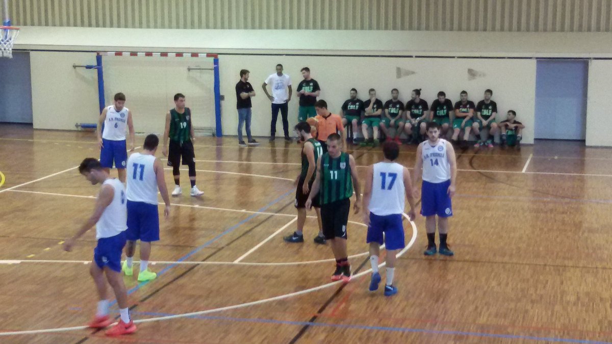 manuberes's tweet photo. Oño el xavi serrano otra vez con el seniors de @cbvilamontornes que bueno animo campeon https://t.co/tnOncOaeL3
