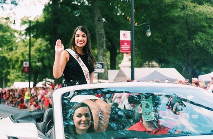 BamaAOII's tweet image. Meet your 2016 Homecoming Queen, our president, @AinsleyLeBlanc1!!👑👑#ainsreigns #bamaaoii