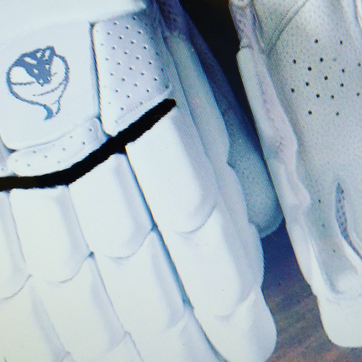 VyperCricket's tweet photo. Knocking up a few cool designs for our new 2017 Venom LE range! #TeamVyper #2017Range https://t.co/Gjexj3kOKI