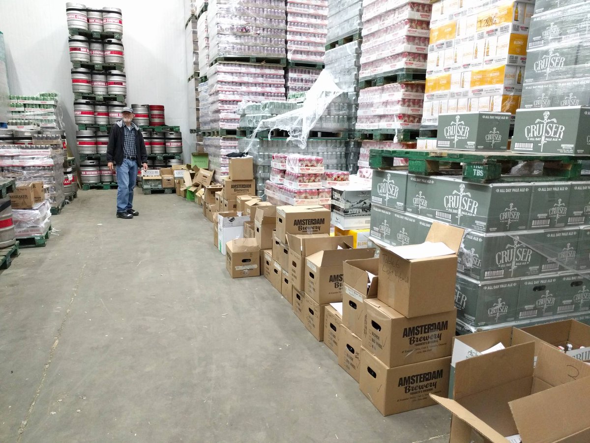 GTABrews's tweet photo. Shout out to Jim, our #brewslam2 Cellar Master. Here he is preparing flights to go to the tables. A whole weekend in a cooler! #dedication https://t.co/IHaT2Ygi8B