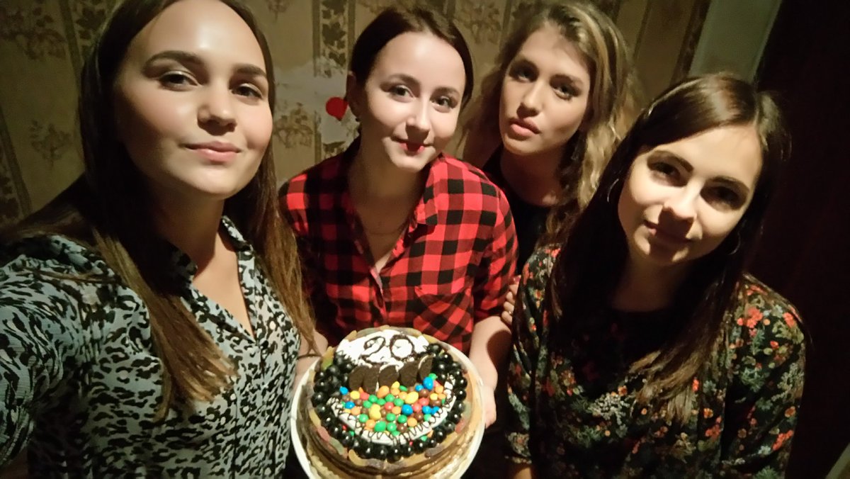 krasnova_daria_'s tweet photo. Затусили😁да, именинник? 
С любовью к пятницам пришлось повременить,теперь,кажется, любим субботы
#танцуйсама #qteam https://t.co/4277Q9stpQ