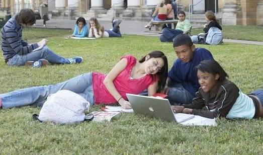 Tech2Education's tweet photo. The top #money mistakes #college #freshmen make https://t.co/5QX8vtSd5F #highered #naspa #nacac #aacrao #finaid #education #edtech https://t.co/XtNh4ZhB5G