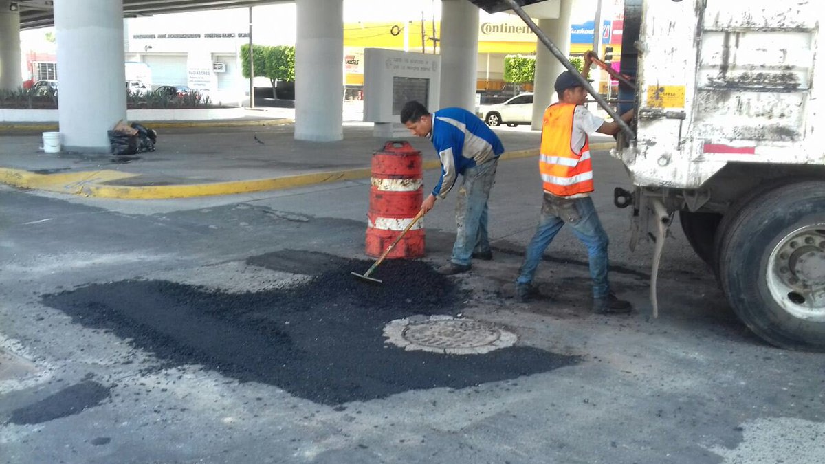 PabloLemusN's tweet photo. @rolgomar @Trafico_ZMG Ya quedó reparado, estamos a la orden. Buen domingo https://t.co/GqegcqKN0u
