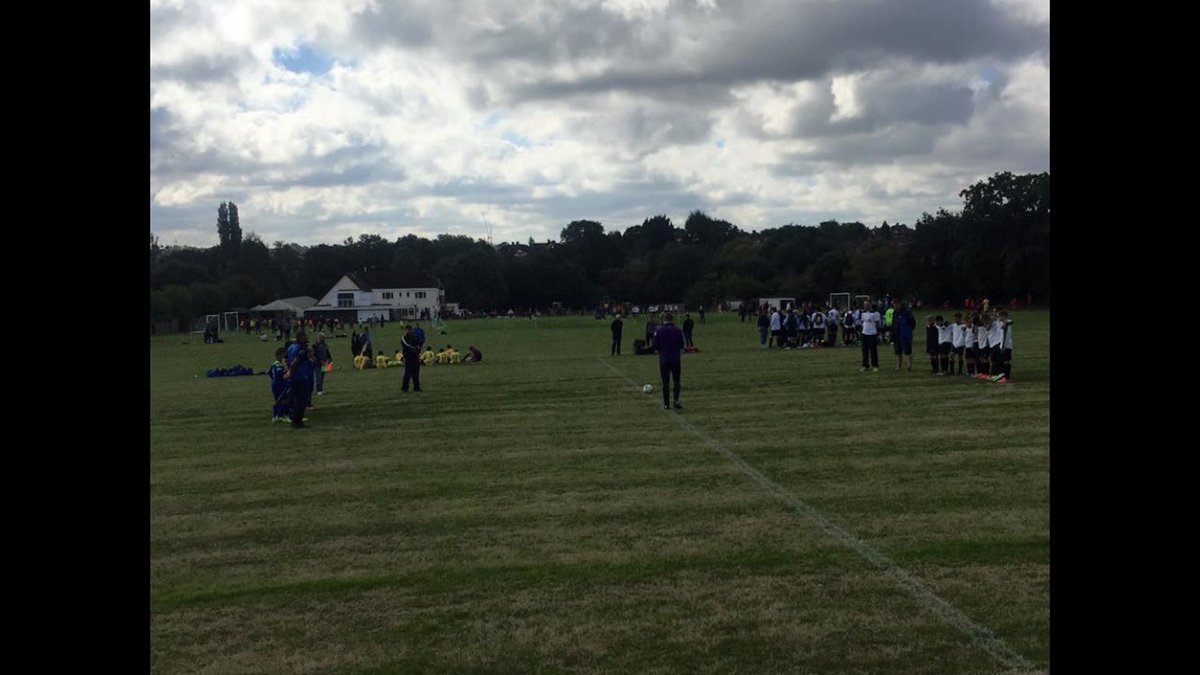 Colney_Colts's tweet photo. London Colney Colts U11 Blues paying their respects.
#RIPDavidWray @CityYouthFC https://t.co/uihCiR8bwb