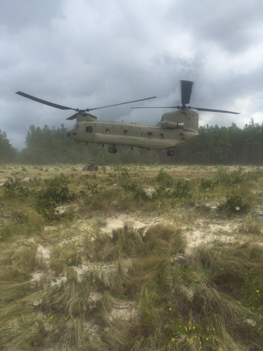 Strike_Hold's tweet photo. Cut Sling Load! @82ndCAB #teams up with our Devil Strike #Paratroopers to #train on sling load operations. https://t.co/vzT6c237zM