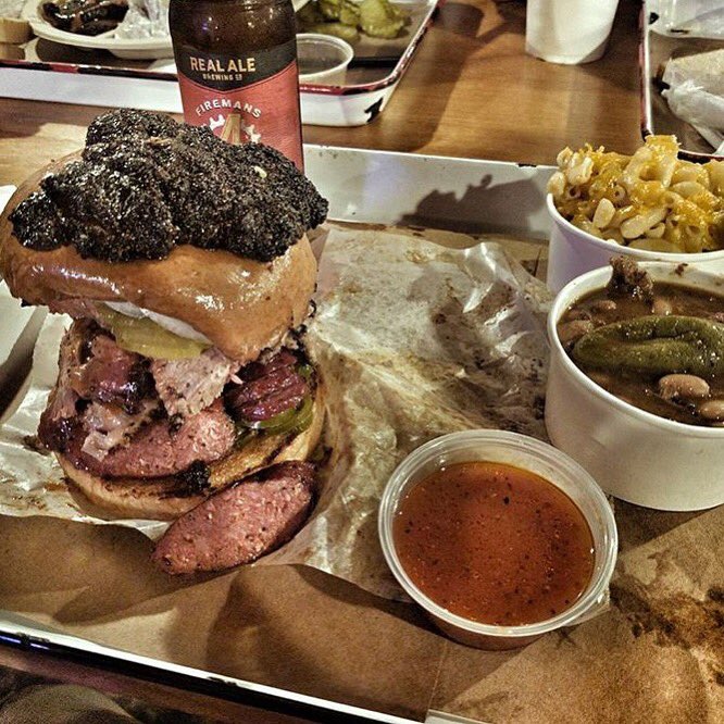 StilesSwitchBBQ's tweet photo. Diablo Sandwich, a @RealAleBrewing #Firemans4 and all the sides. It will cure what ails ya. @qu4ckth3duck shot this spread https://t.co/xcMhBXJw4F