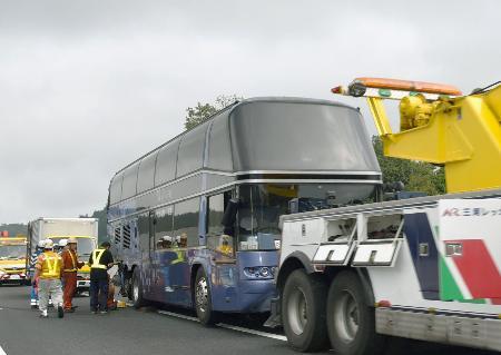 spiraldemonbuff's tweet image. 追突で観光バス運転手2人死亡 （デイリースポーツ） daily.co.jp/society/main/2…