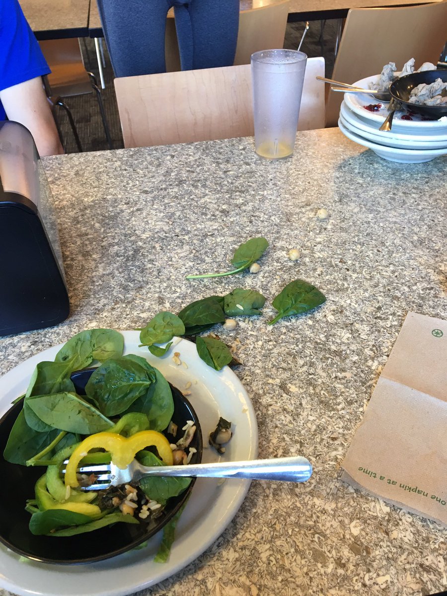 KohbasKafTips's tweet photo. Get a stable bowl for your salad, otherwise it might spill #kaftip https://t.co/U07dzuWIFU