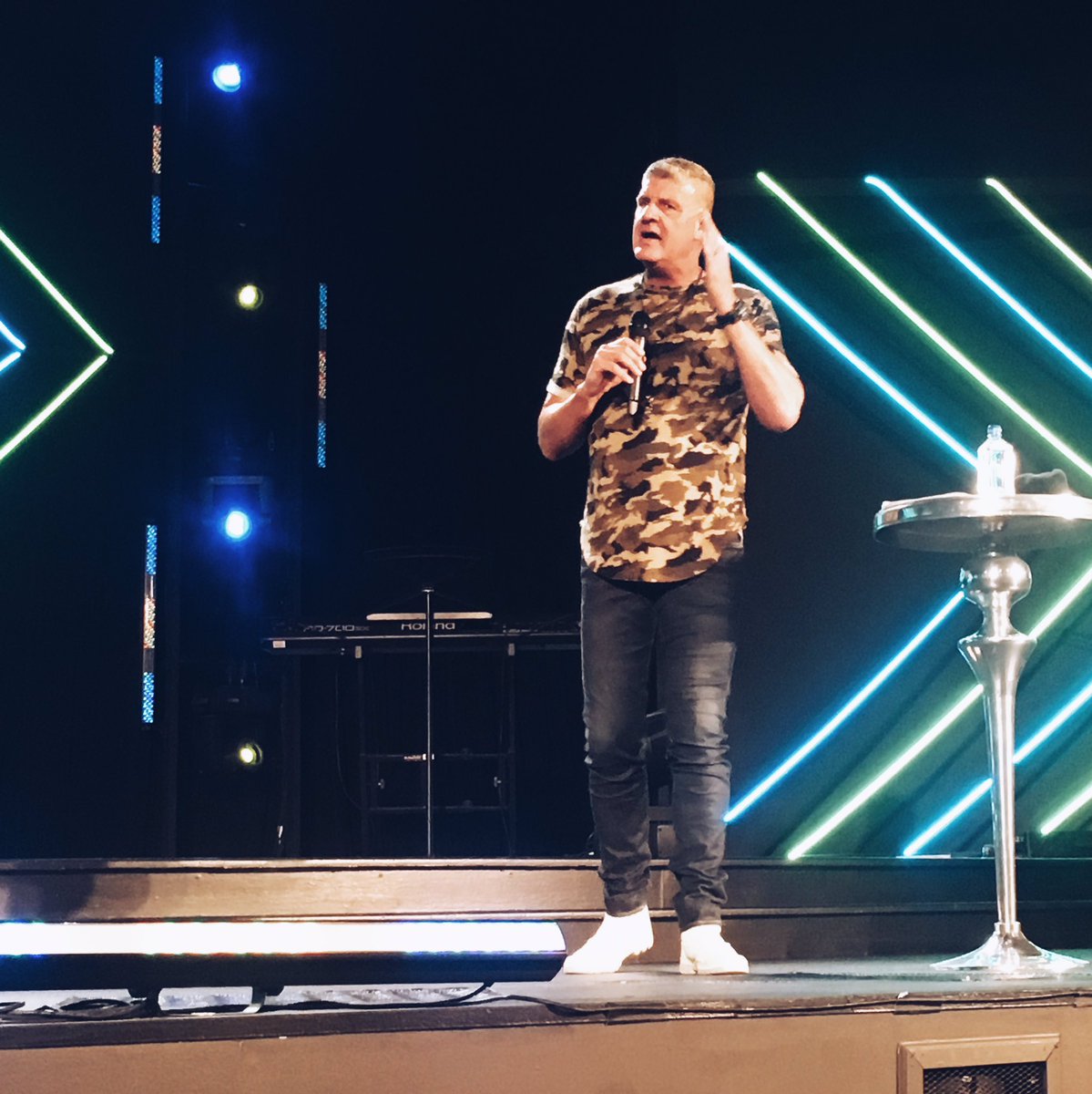 barefootchurch's tweet photo. Don't let the valley keep you from fulfilling your purpose! #WalkThrough #TheTableIsWaiting #BringYourAppetite https://t.co/wlYhF1x3lh