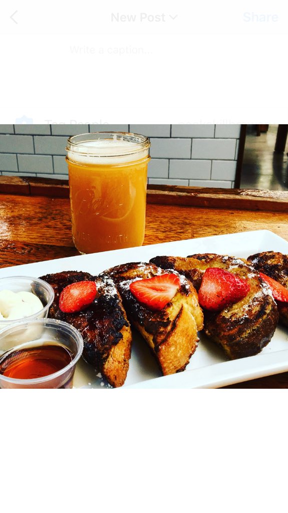 BronxBeerHall's tweet photo. #BrunchBrunchBrunch 'til 4pm #FrenchToast #CanoliCream #BeerMosa #PeekskillSimpleSour #BottomlessBeerCocktails #TheBronxBeerHallDoesItBetter https://t.co/vbSH980t63