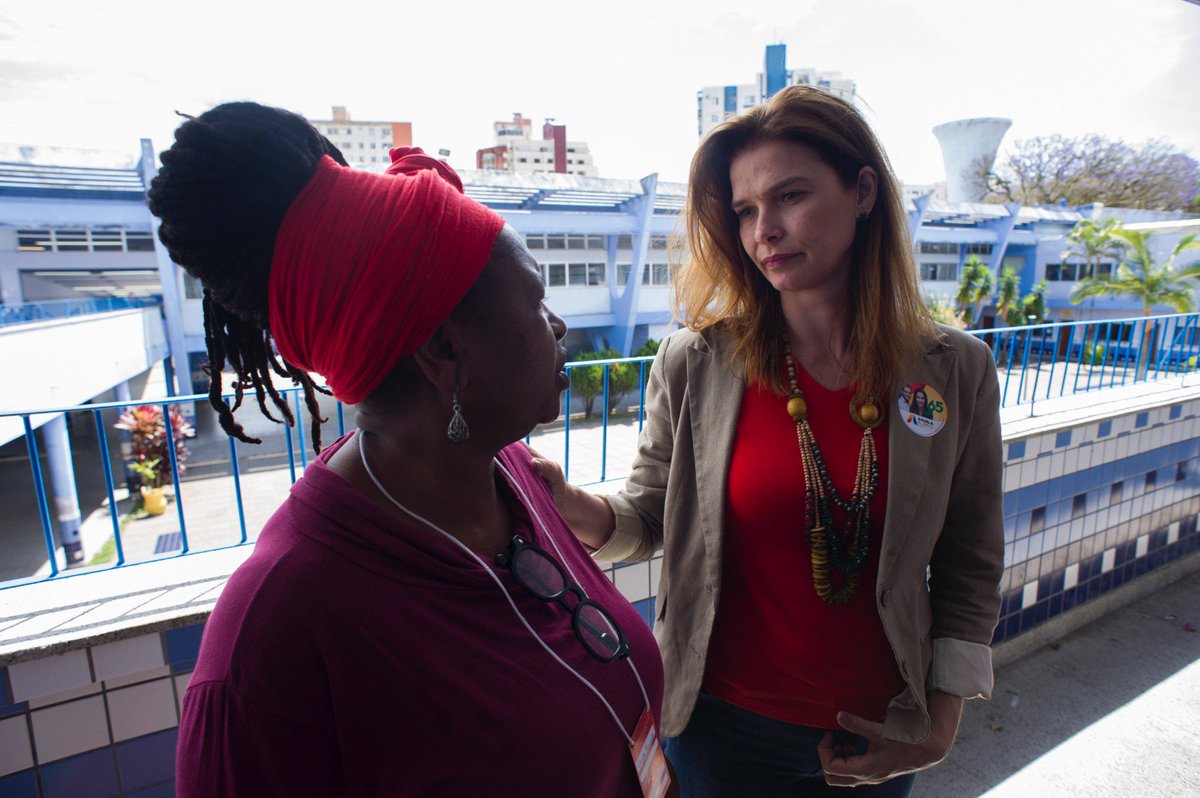 angela_albino's tweet photo. Registros da votação de Angela Albino e Gabriel Kazapi hoje em Floripa #Angela65 #Eleicoes2016 https://t.co/F8Ex7ZDh5y