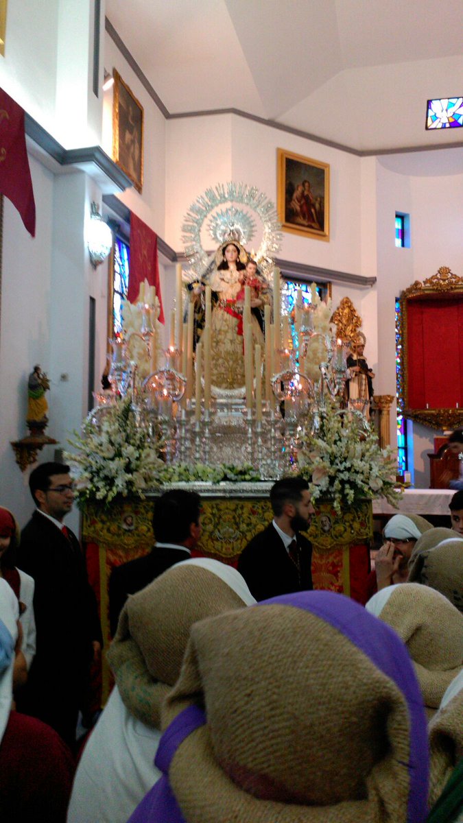 Momentos previos a la salida de <a href="/Rosario_Jaen/">Hdad Rosario Jaén</a>