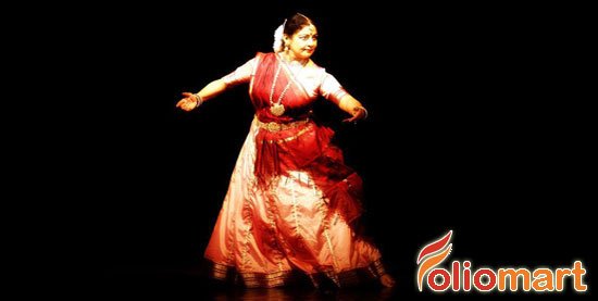 foliomart's tweet photo. Malabika Mitra is a renowned #KathakDancer from Kolkata and artistic director of her her organization Omkar - Visit https://t.co/srQ9ubkUnx https://t.co/lHbgvZgfZo