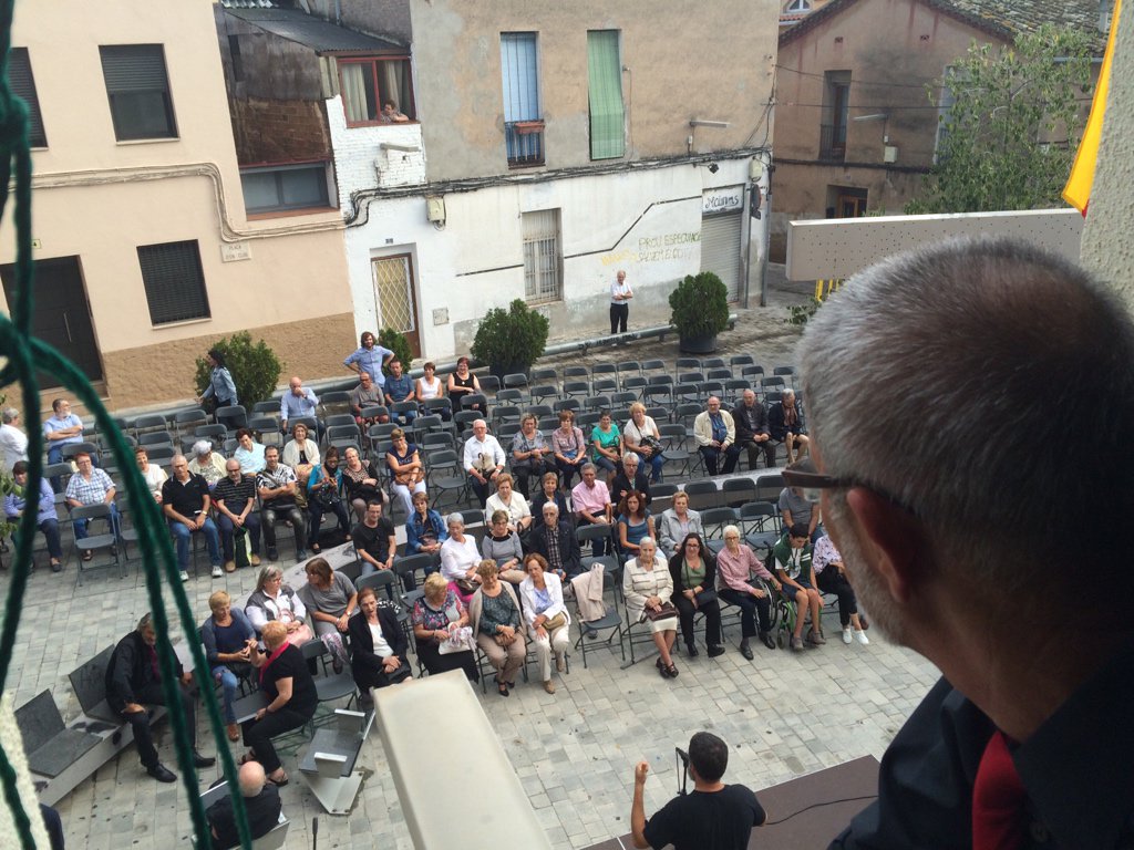 RipolletCoral's tweet photo. Comença el concert de #Lorca: Veu i Música. #ripolletcultura #SCV2016 #ANYLORCA #passioxlamusica https://t.co/s7D0X5sIsw