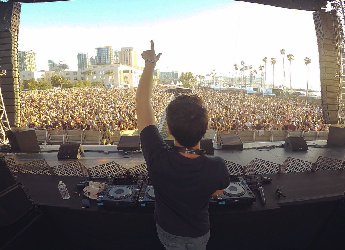 KungsMusic's tweet photo. CRSSD festival yesterday was lit 🇺🇸 https://t.co/8pdWKOeGzq