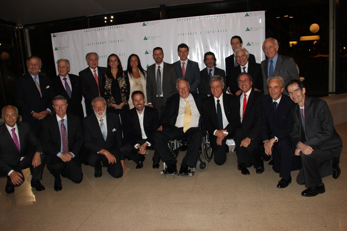 Marianabergutz's tweet photo. https://t.co/TkTJ2jHCkY @jorgemacri @deperezvolpin @FundacionJAA
@LaRural_BsAs #JAA25años
#Bodegafindelmundo https://t.co/7JGnXLLjX2