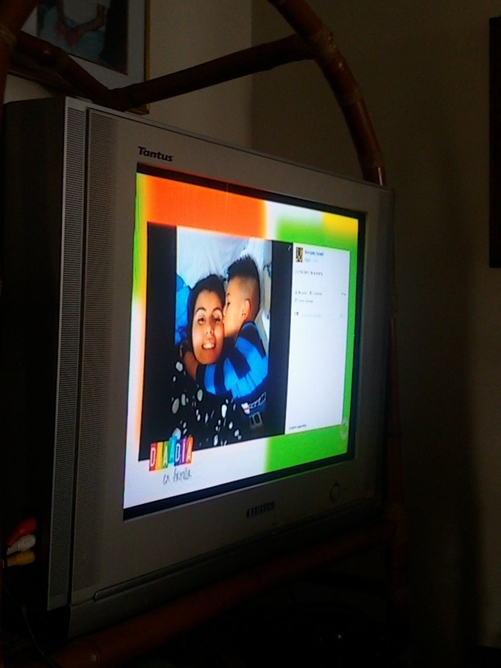 KgGeney's tweet photo. Viendo #diaadiaenfamilia https://t.co/zzb5jOgrbT