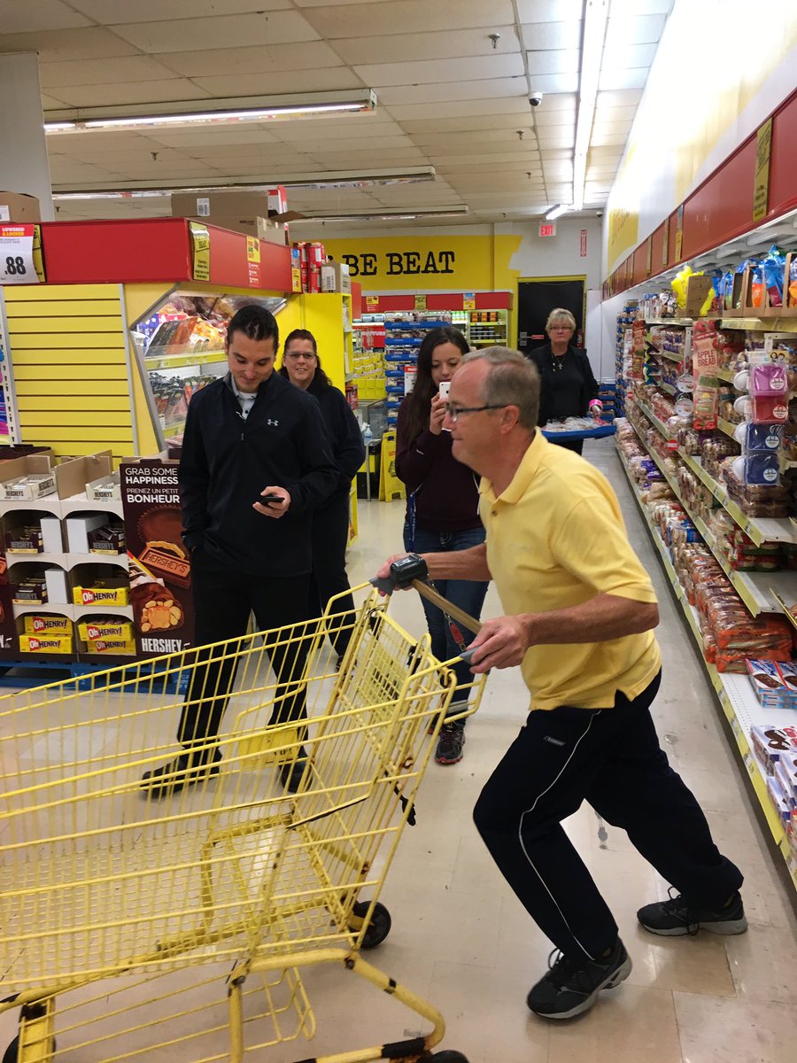 WburgThrashers's tweet photo. Congrats to John Hogan for being the lucky Shopping Spree winner @ No Frills!   Enjoy all that food! https://t.co/IidzPddEde