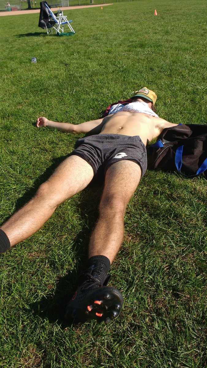 cutrules's tweet photo. Freshman Luke, who is no longer named Luke, working on his tan #Peter #datbod https://t.co/uFnbr7UrPn