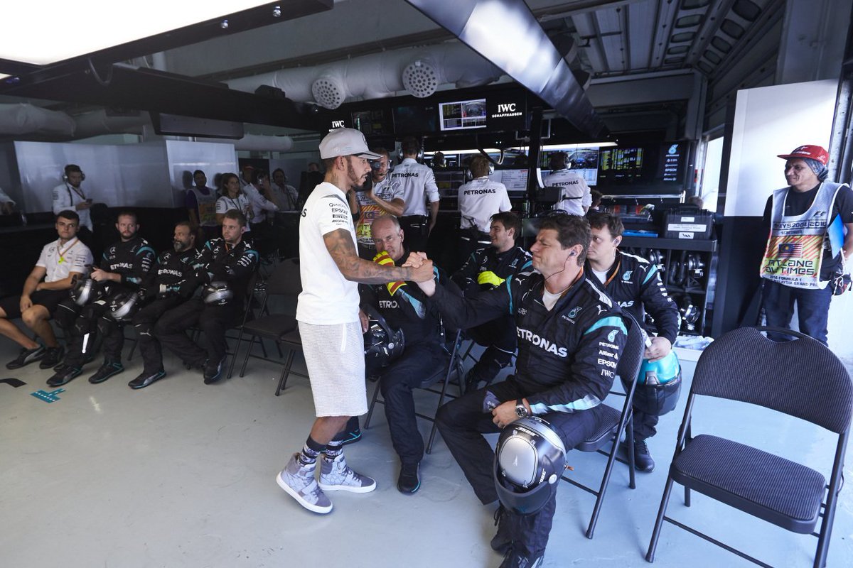 MercedesAMGF1's tweet photo. TW: “He stood in front of the team and found the words to lift everybody so we recover quickly.”
-> https://t.co/XroqjXqYVc

#F1 #MalaysiaGP https://t.co/dLt343C2Xr