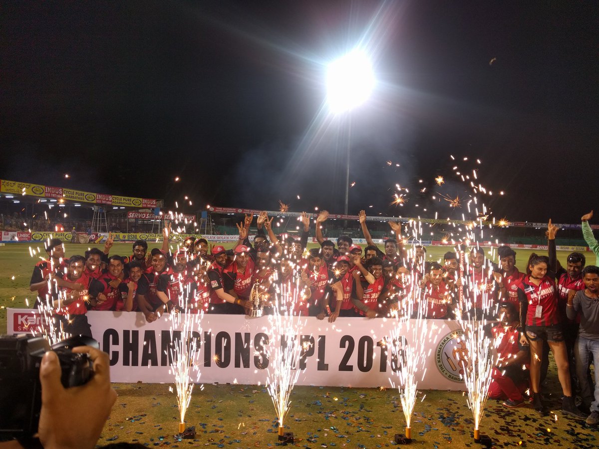 KPLKSCA's tweet photo. The WINNERS! @BTuskers with the #KPL 2016 trophy. A big round of applause to the winning team. #NammaKPL https://t.co/rhoBNCmVqU