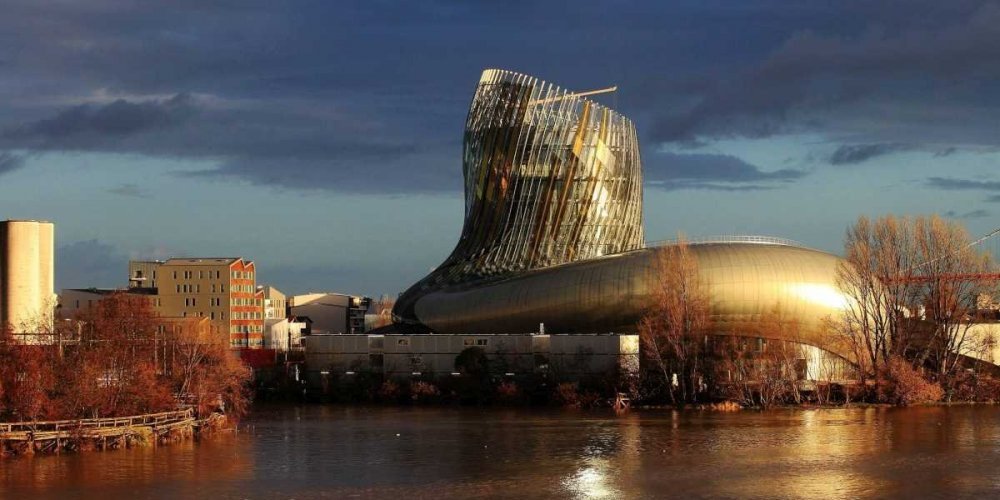 Grand_Francais's tweet photo. Les portes de la Cité du Vin à Bordeaux sont ouvertes ! https://t.co/7N9dP4LoiG https://t.co/o60VK7H8N4