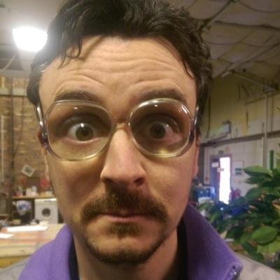 JackMacfarlane2's tweet photo. @StevenFindlay1 glad to see lookalikes page is back up & running. Any news on a new series of Burnistoun? #Steeveee https://t.co/YnqKP3L3F7