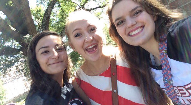 PaytonShelnutt's tweet photo. So glad I got to see these wonderful girls again and that I got to spend Saturday in Athens❤️❤️❤️ #TENNvsUGA #saturdayinathens #reunited https://t.co/0cOJXkj1Ui