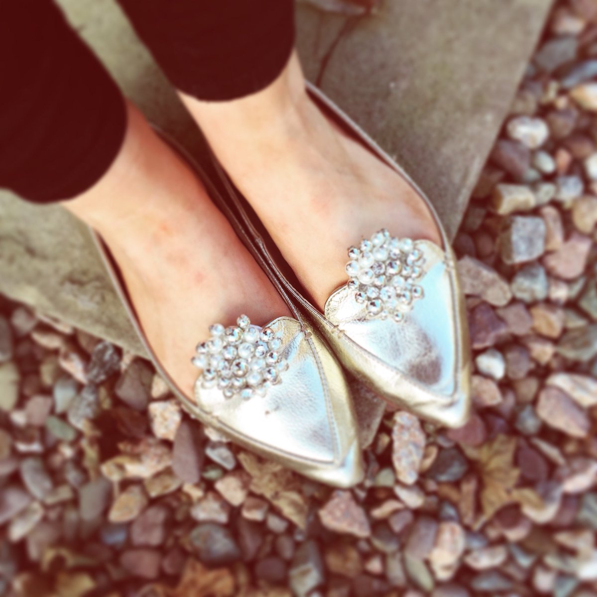 buttonsanddote's tweet photo. Mixing metallics for some Autumnal Sunday style! @Topshop pumps and our silver cluster clips #SundayFunday #AW16 #shoeselfie https://t.co/ivDKs3x2QA