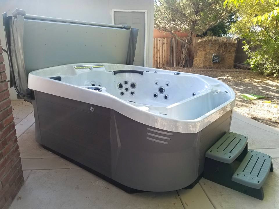 thespamover's tweet photo. Another @CoastSpas Cascade 2 to another happy family! @coast_spas #coastspas #ilovecoastspas https://t.co/NHpxRqjlAH