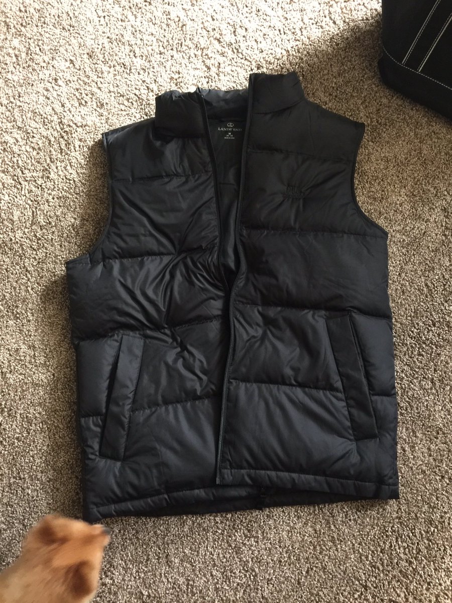 huwjamescollins's tweet photo. Item Number 3: a PLL coat (it's pretty big!) - from Season 6 of the show. Hi Bunny! RT this post to win the coat! #HuwWantItHuwGotIt https://t.co/gArC438tvP