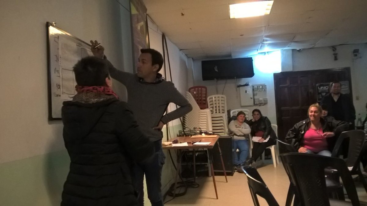 MDMLatamyCaribe's tweet photo. Jovenes en plena #FormaciondeAgentesMultiplicadores de Prevencion #ProgramaDengue - Barrio IAPI  (BsAs-ARG) @canal26noticias @ElMundoAM1070 https://t.co/mdOidCBtMH