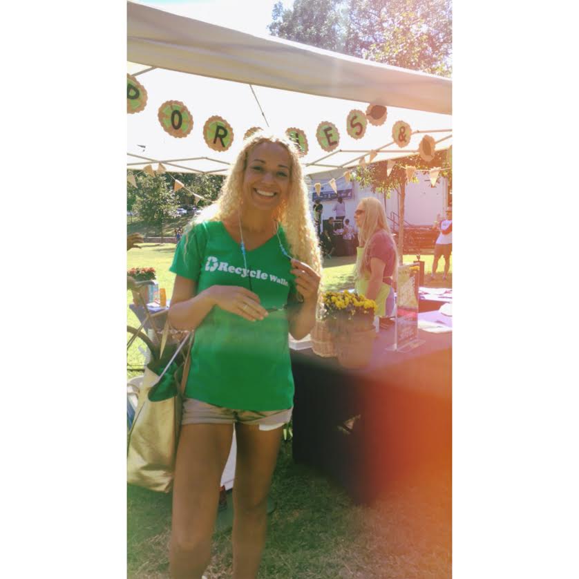 RecycleWallet's tweet image. ♻️Porches and Pies this past Saturday at the Historic Adair Park! ♻️
#weloveatl #atlanta #recycle #recyclewallet #Adairpark #savetheplanet