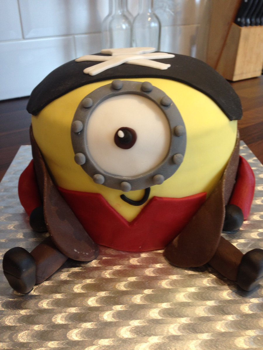 katesbakesiom's tweet photo. Minion Pirate Cake :-) #minions #minion #pirate #cake #minionpirate #katesbakesiom #homebaker #chocolate https://t.co/YTFb4DvU0t