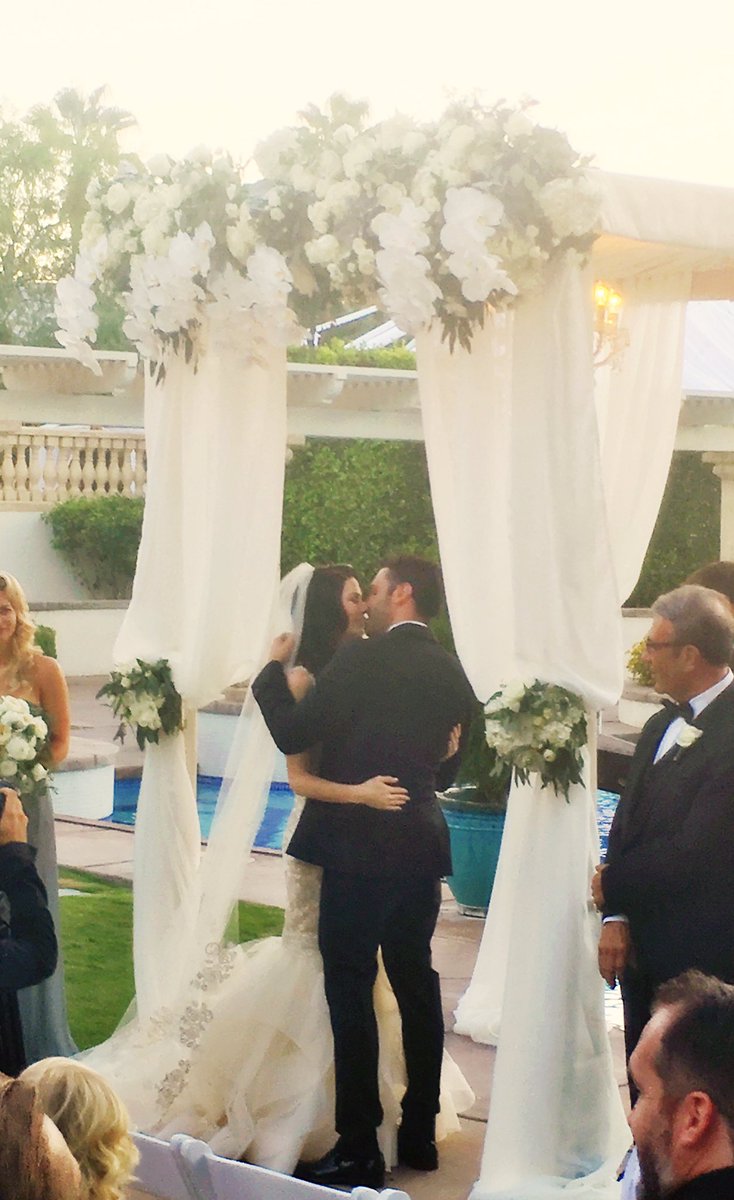 YvetteYates's tweet photo. The beautiful #couple @AliCostello88 &amp; #AdamFrank say #IDo ❤️     #Bride #Groom #GatsbyWedding #Love #Vows #PalmSprings https://t.co/kFNwUEV9uj