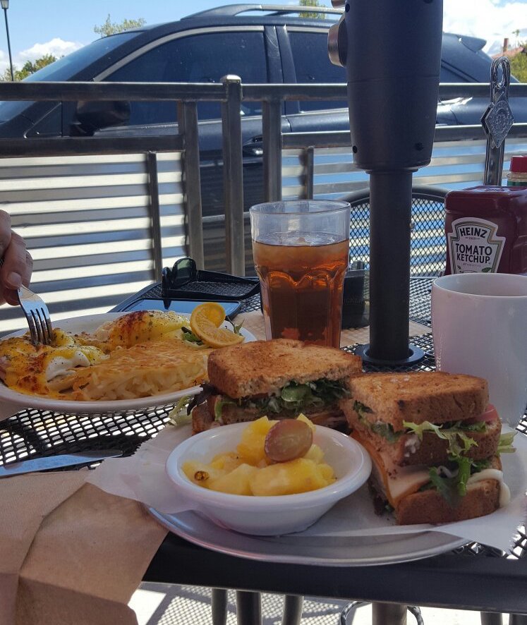 What a lovely day for some outside dining? ☀️☀️