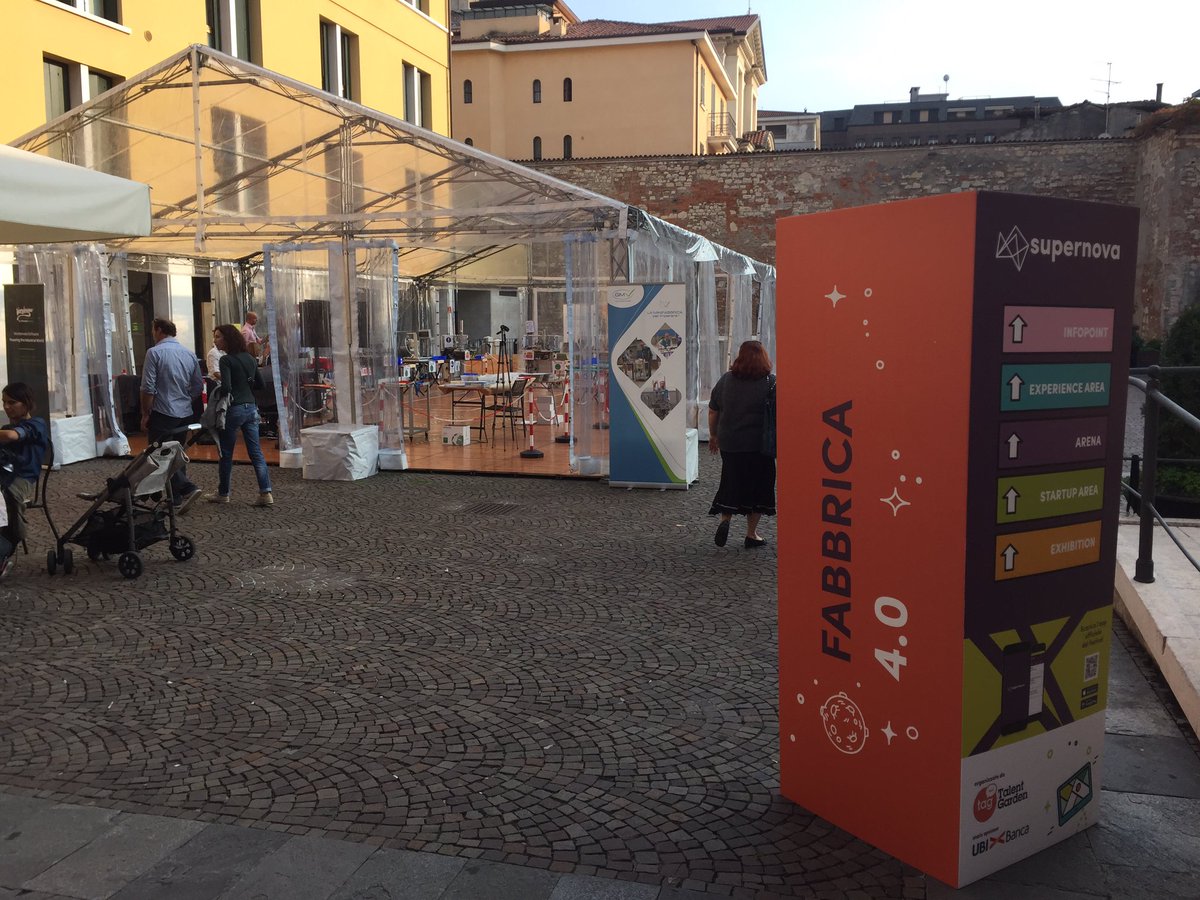 A scuola di #Industry40 toccando con mano. È una realtà non solo un dibattito da convegno #supernova16