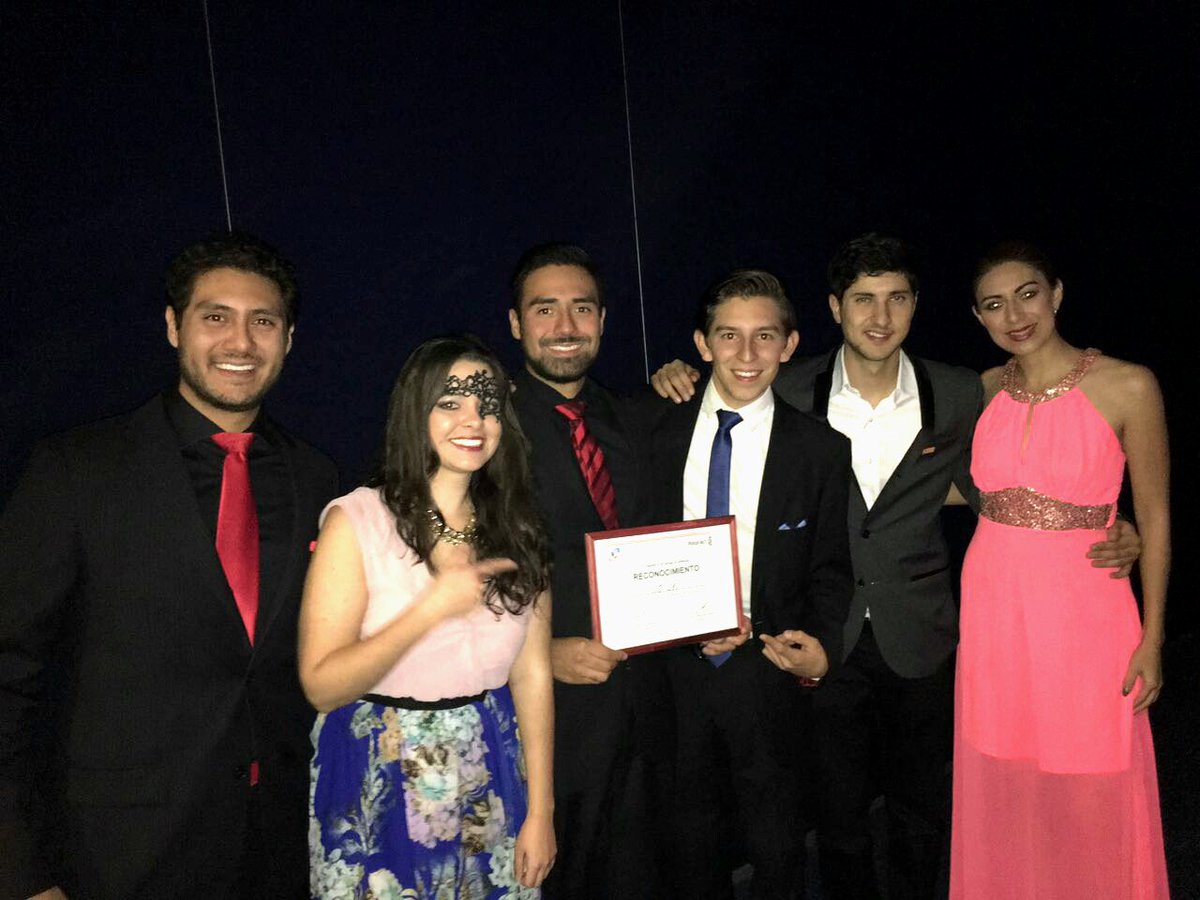 RotaractTangama's tweet photo. Nuestro club obtuvo el tercer lugar en la Feria de Proyectos Distrital 4130 con el proyecto GoUp México
#FDP2016 #D4130 https://t.co/7Q3lZqm6ua