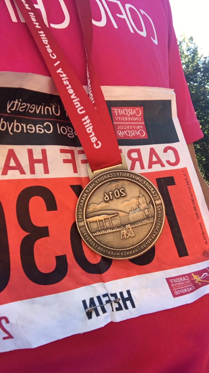 hefalump124's tweet photo. Chuffed to finish my first half-marathon in a time of 1.54. #cardiffhalf #runthediff #cofioceinwen https://t.co/ABK1fLmN9d