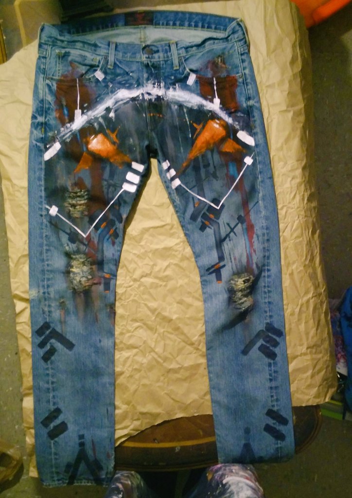 A1Kustomz's tweet photo. Pair of jeans i did for 4th of November clothing co. Had fun doing these! #1ofakind  #fashion  #art #legend https://t.co/VRfr1d7eL2