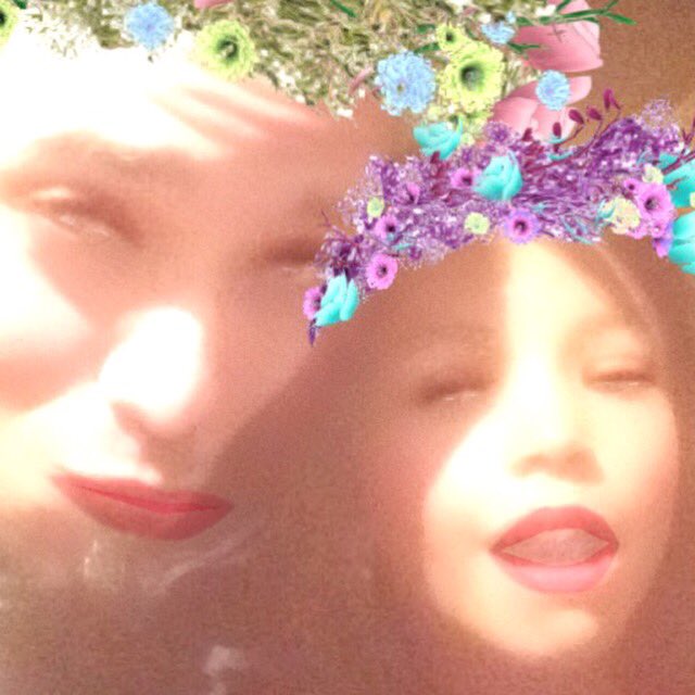 JesseLeduc's tweet photo. #JessNJenn #Rocking #Another #Snapchat #Gimmickry !😄💖 https://t.co/2bYQUOHcCW